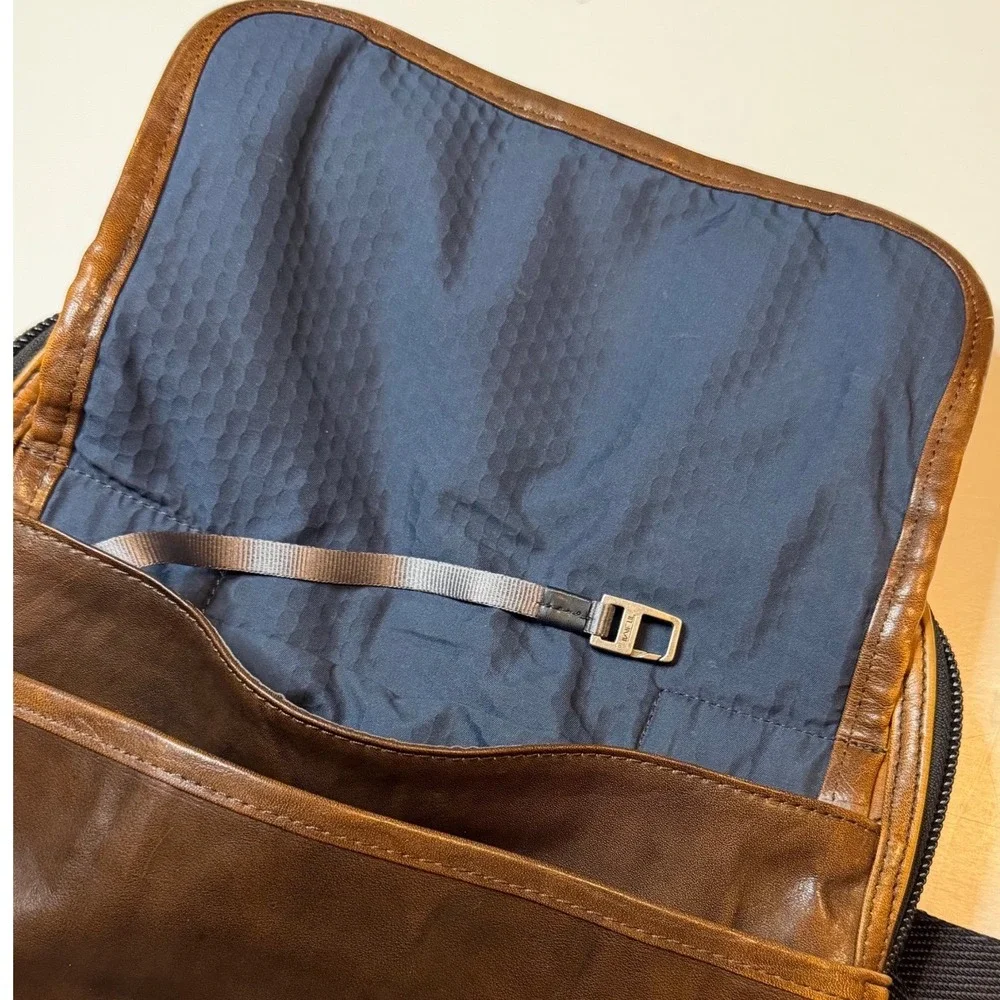 Tumi modern alpha